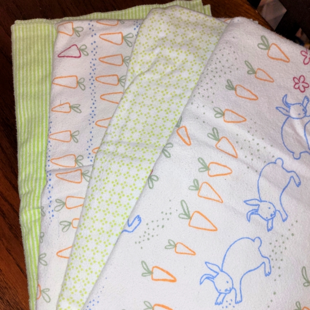4 swaddle blanketas